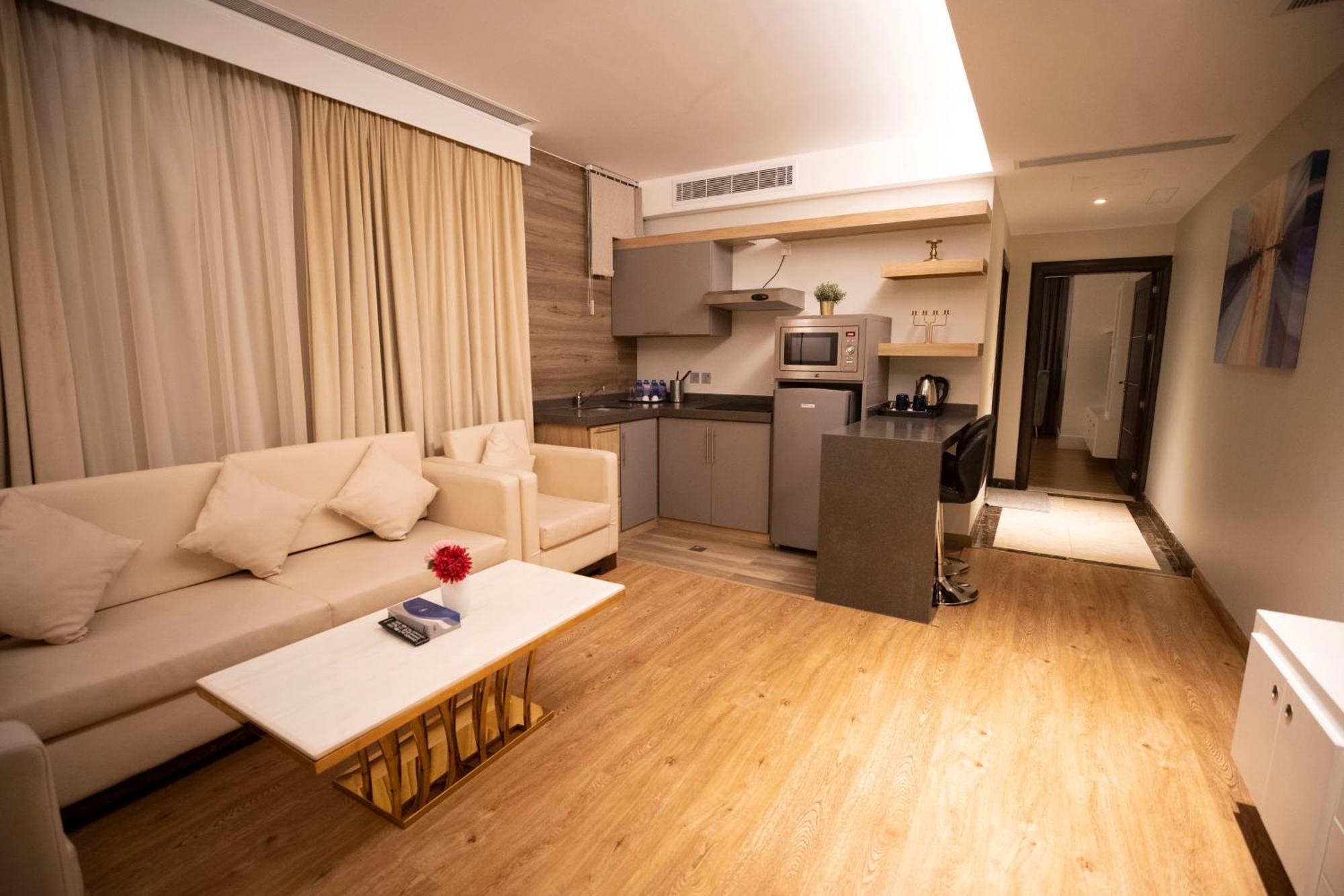 Towers Hotel Alqassim Buraidah Bagian luar foto